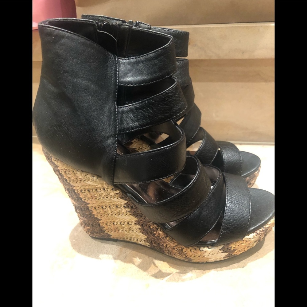 Sandals - Picture 2 of 3